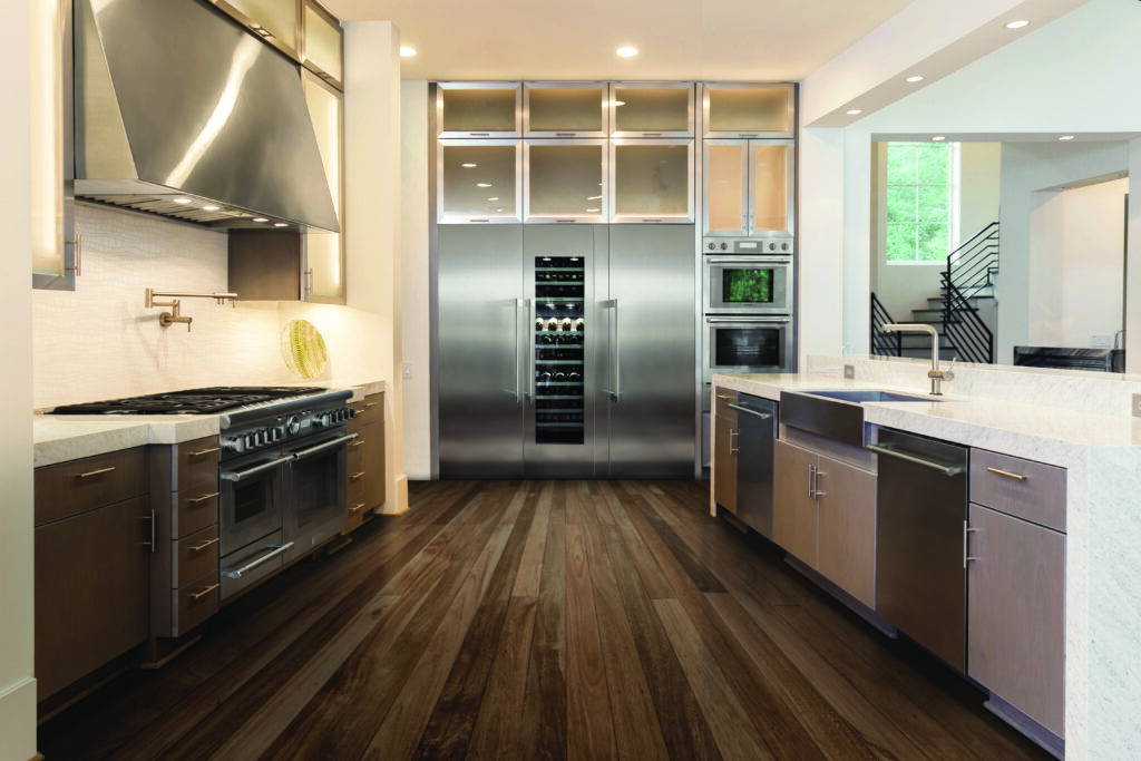 Picture of large dark brown modern kitchen